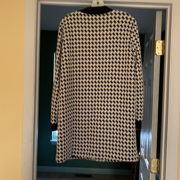 Chelsea & Theodore black and white light jacket or blazer. - Picture 2 of 3